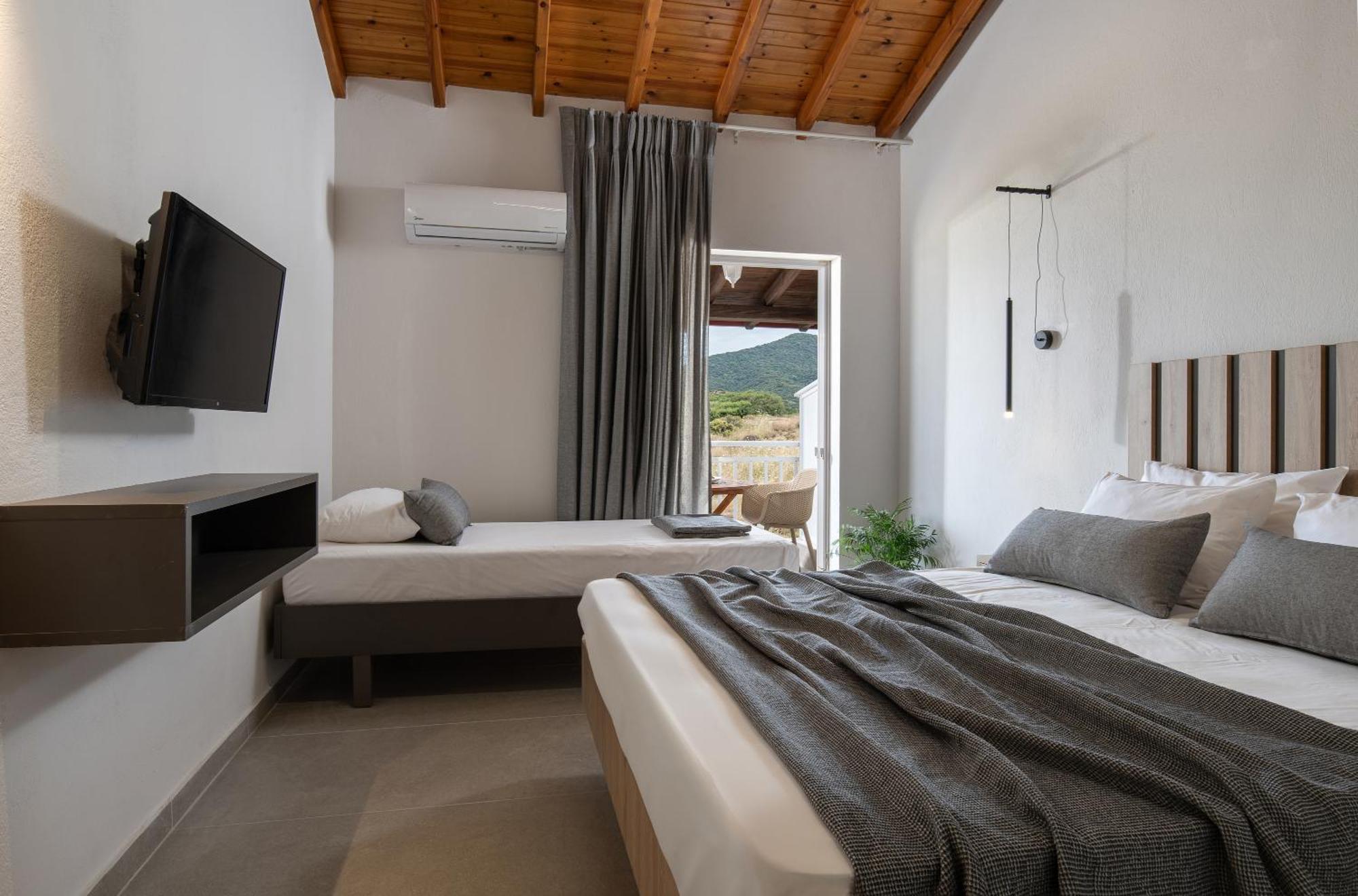 Erifili At Sarti Beach Apartments & Studios ภายนอก รูปภาพ