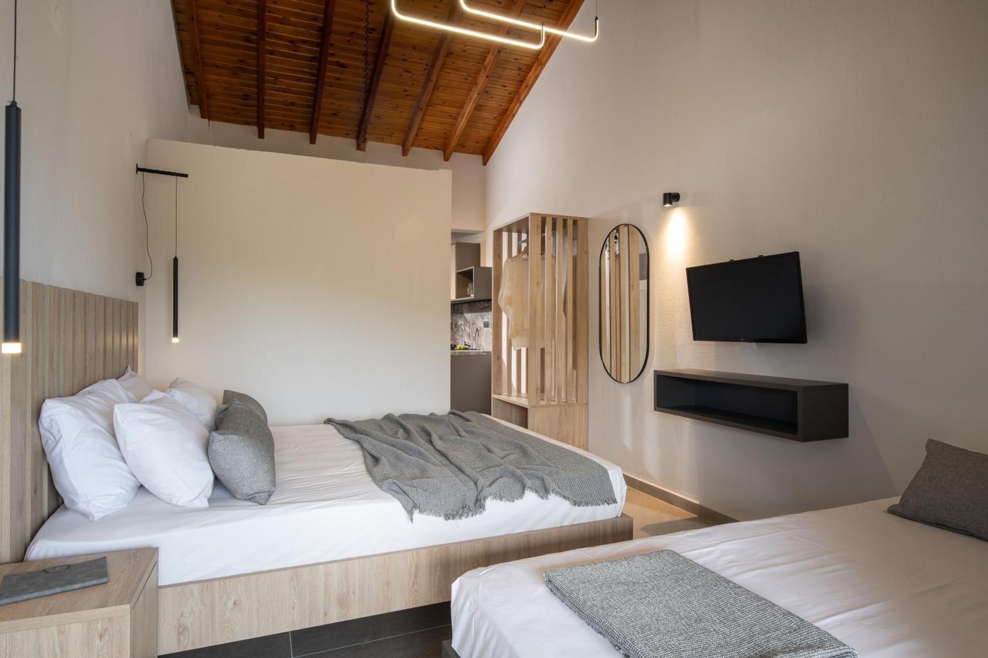 Erifili At Sarti Beach Apartments & Studios ภายนอก รูปภาพ
