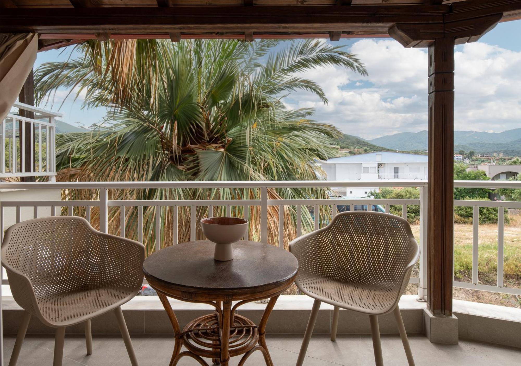 Erifili At Sarti Beach Apartments & Studios ภายนอก รูปภาพ