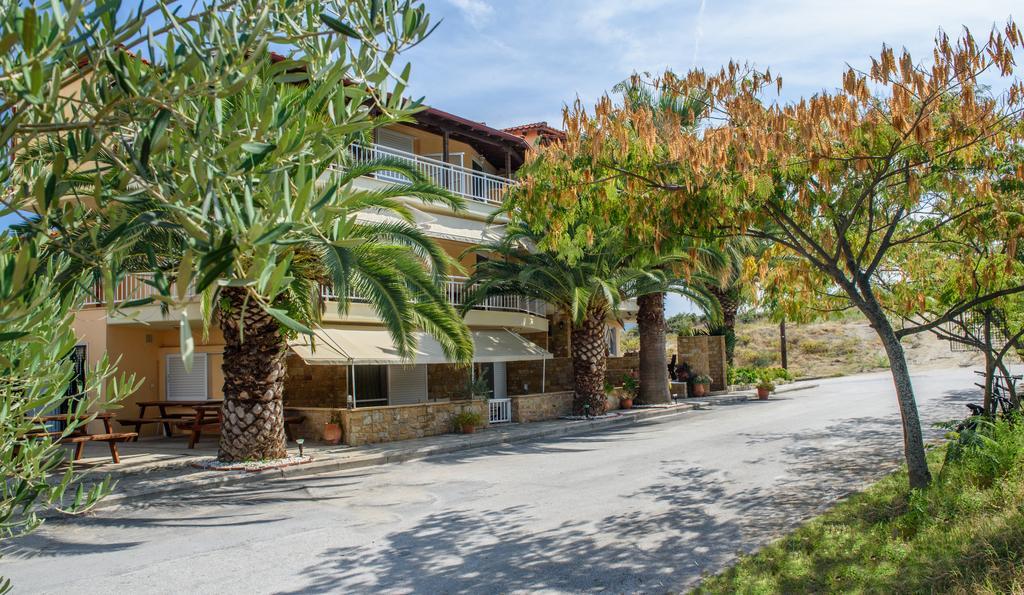 Erifili At Sarti Beach Apartments & Studios ภายนอก รูปภาพ
